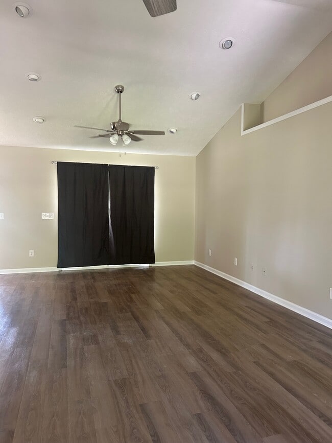 Building Photo - 123 Citadel Dr