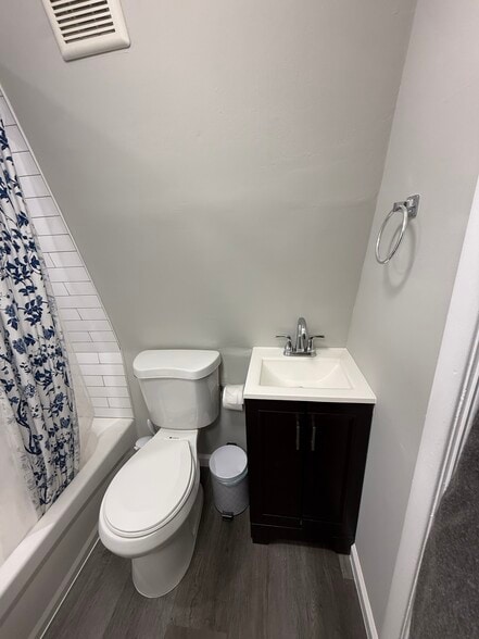 Batroom - 112 William St