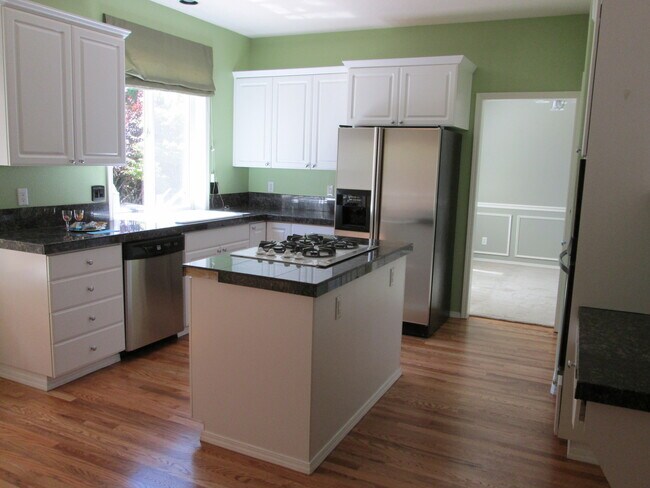 Building Photo - 12540 NW Brimpton Ct