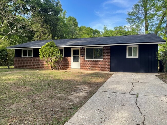 Building Photo - 2210 Fields Ave