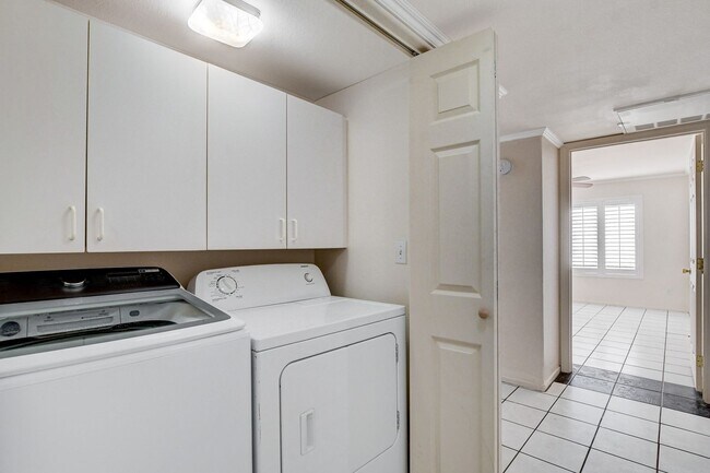 Building Photo - AMERICANA Property Mgmt - Gated 1st floor ...