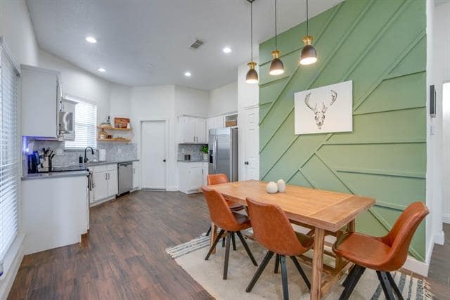 Building Photo - 7402 Ryan Rd