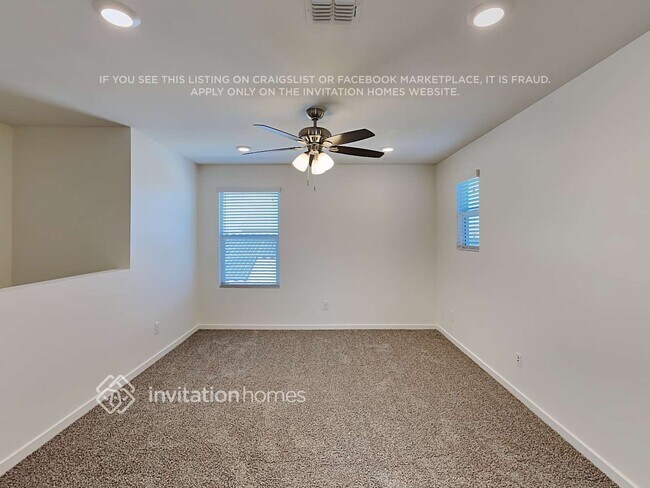 Building Photo - 14386 W Valentine St