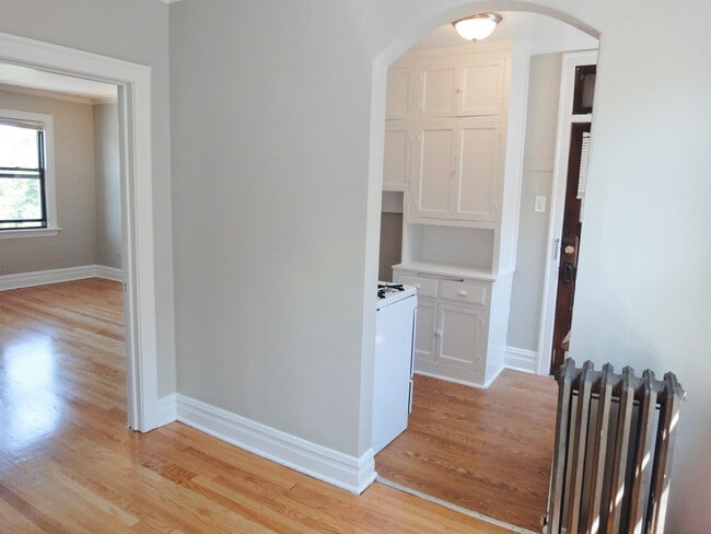 Building Photo - 1941 Grove Ave