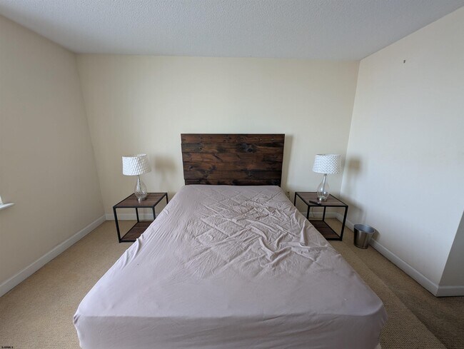 Building Photo - 526 Pacific Ave