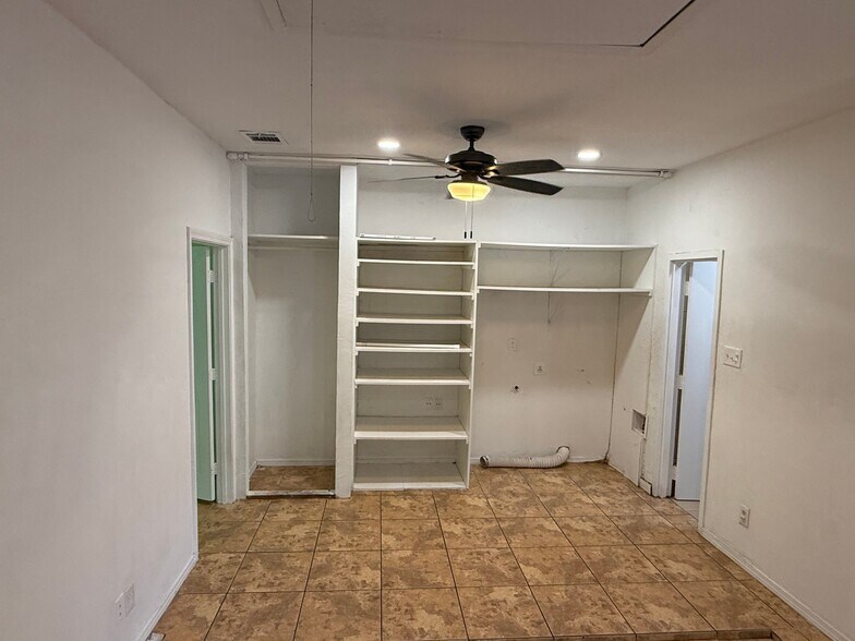 Building Photo - 5110 Ranchero Ln