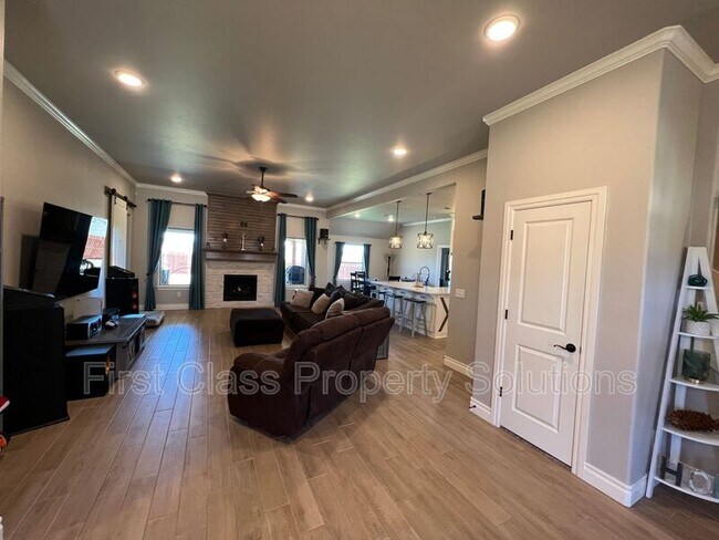 Building Photo - 3116 Drake Crest Dr