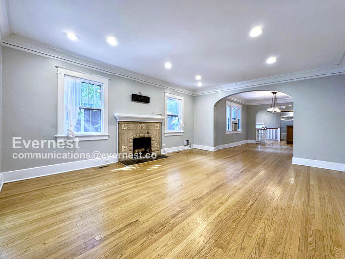Building Photo - 983 S Gilpin St