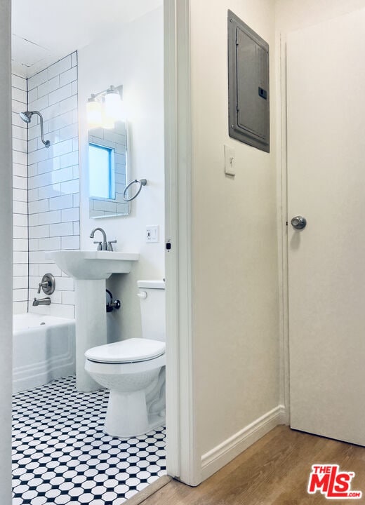 Building Photo - 758 N Hudson Ave