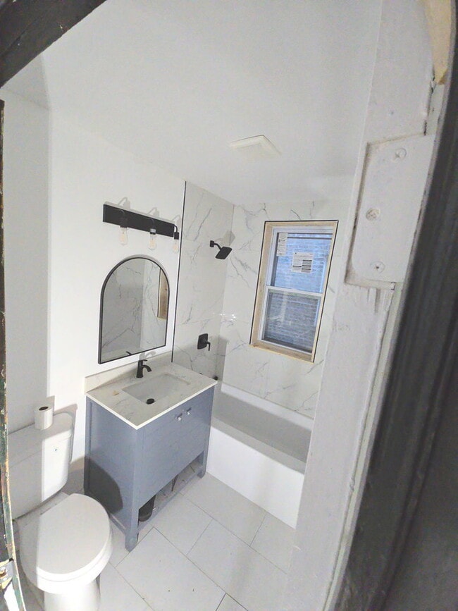 Building Photo - 6522 S Paulina St