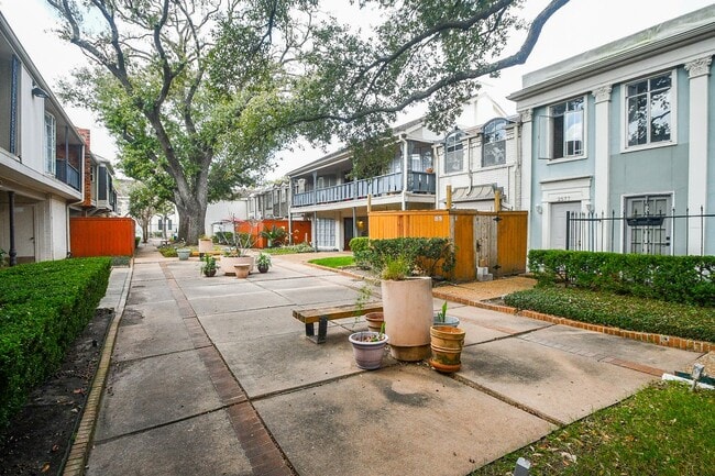 Building Photo - 2585 Marilee Ln