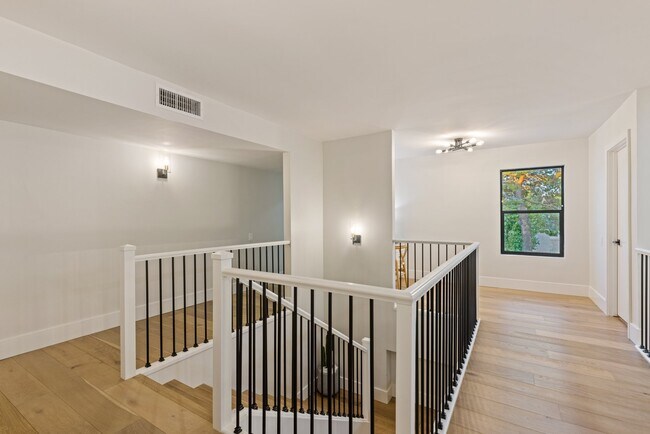 Building Photo - 5112 N 35th St