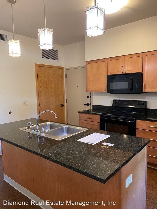 Building Photo - 1 br, 1 bath Apartment - 1000 SUNSET 1000 ...