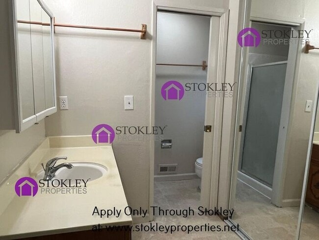 Building Photo - 580 Heather Pl