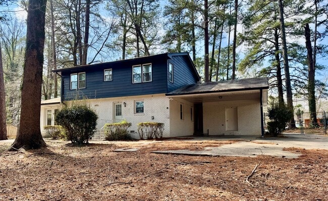 Building Photo - Awesome in Atlanta - 4 Bedrooms