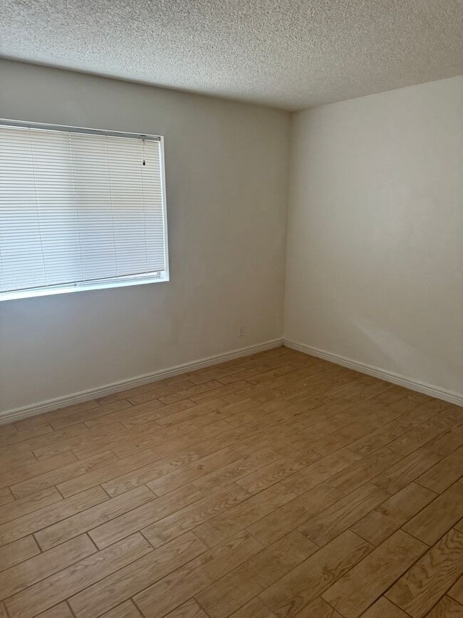 Building Photo - Pineview Village Condo for Rent_Available NOW