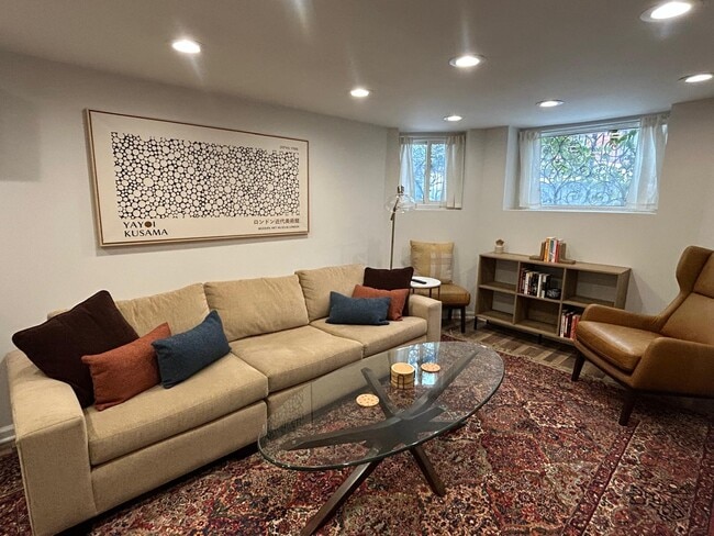 Building Photo - 2227 N Bissell St