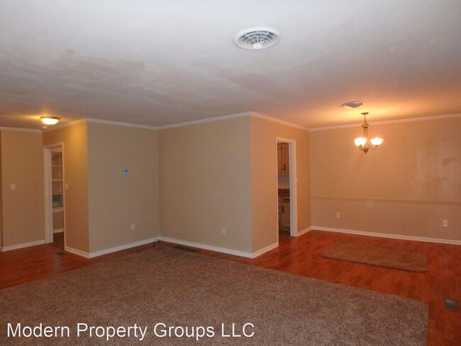 Building Photo - 4 br, 3.5 bath House - 3306 Martha Dr