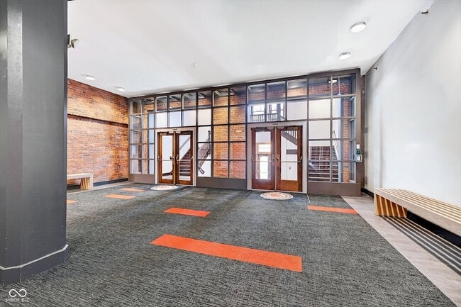 Building Photo - 430 N Park Ave