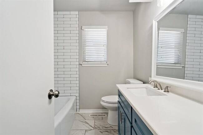 Building Photo - 4309 NW 56th Terrace