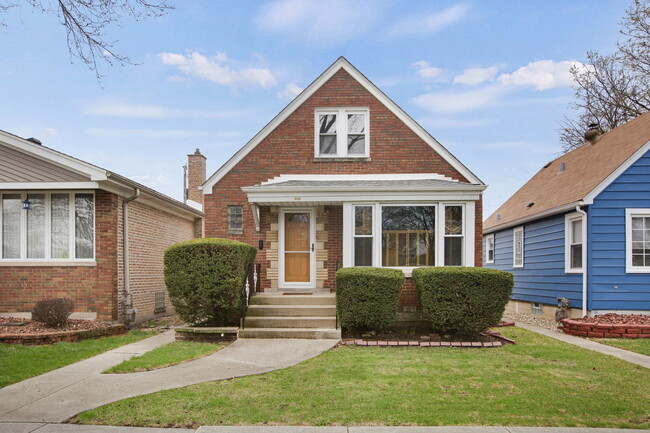 Primary Photo - 6152 S Mulligan Ave