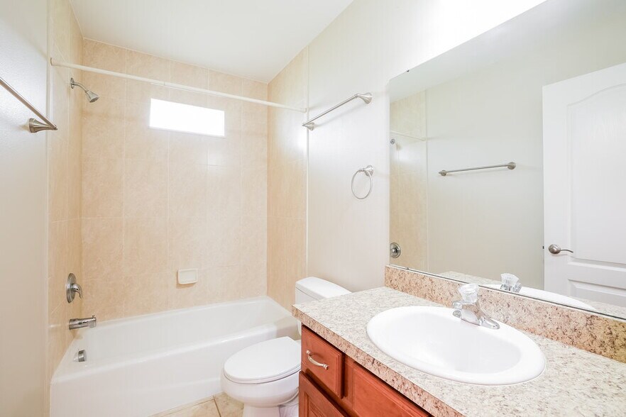 Building Photo - 3896 Ragen St