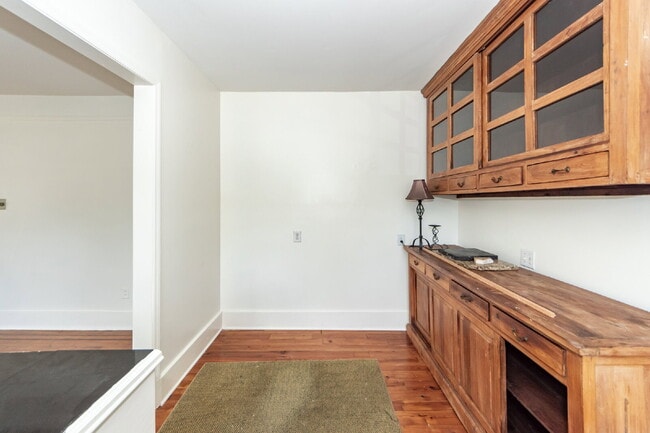 Building Photo - 25 8th Ave