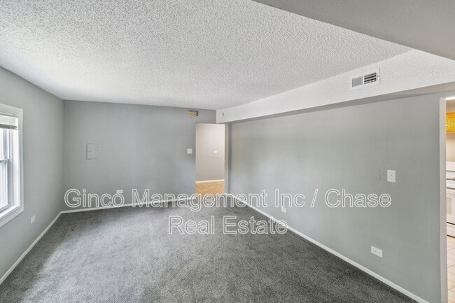 Building Photo - 621 Oneida St