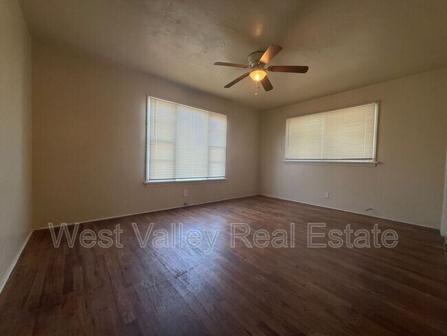 Building Photo - 155 North St