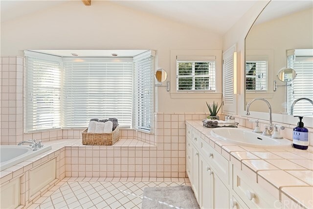 Building Photo - 2310 Bowdoin St