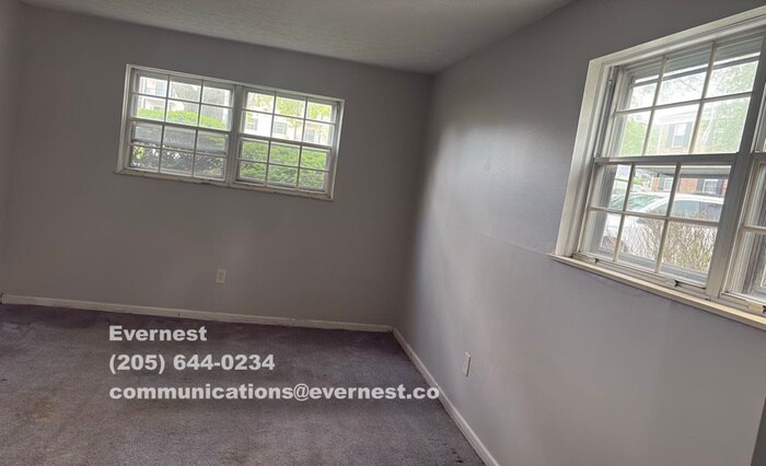 Building Photo - 1470 Slade Ave