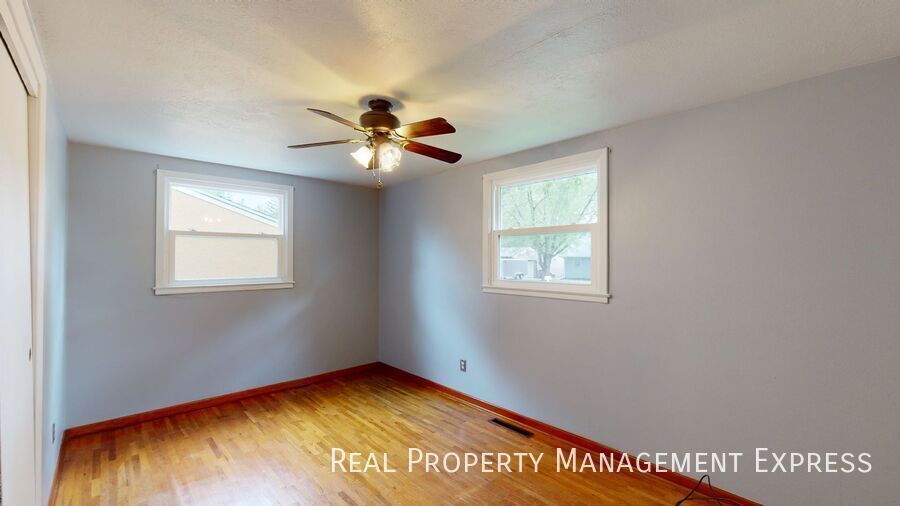 Building Photo - Cozy 3 Bedroom 1 Bathroom in Western Sioux...