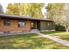 Building Photo - 309 SE 3rd Ave