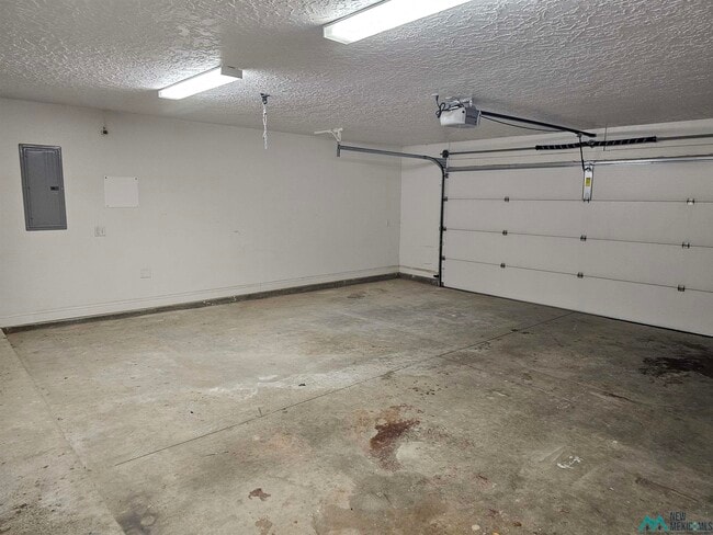 Building Photo - 2107 Mockingbird Ln