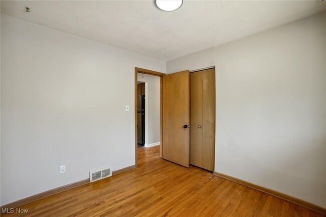 Building Photo - 5440 E 141st St