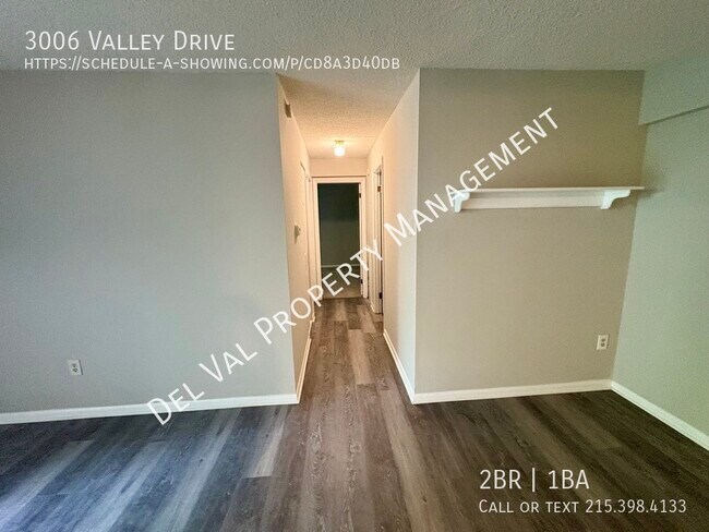 Building Photo - 3006 Valley Dr