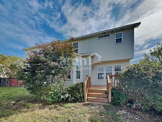 Building Photo - 55 Old Tree Ct