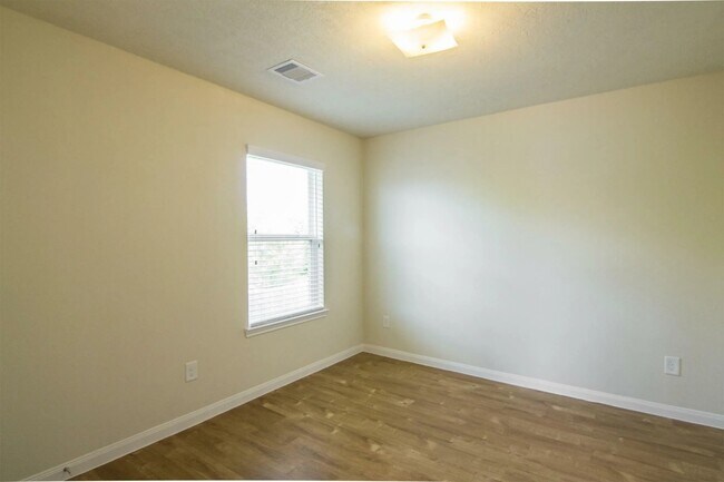 Building Photo - 911 Running Creek Court