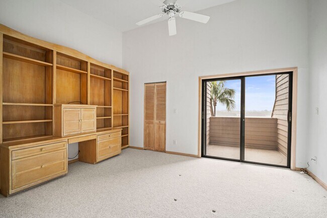 Building Photo - Stunning 2-bedroom, 2-bathroom condo with ...