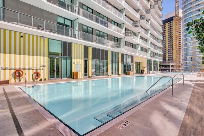 Building Photo - 1300 S Miami Ave