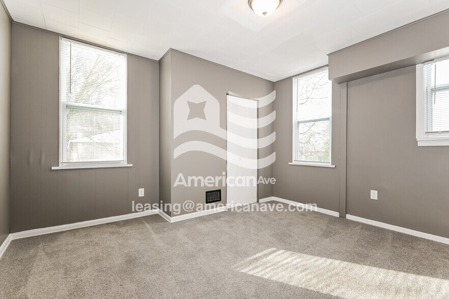 Building Photo - 253 Watson Blvd