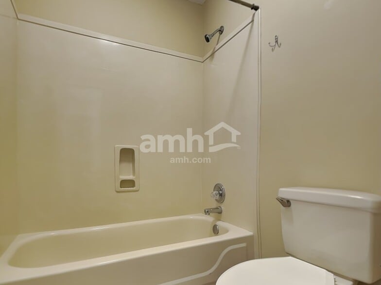 Building Photo - 9357 Bryant Trent Blvd