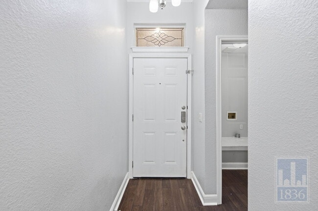 Building Photo - 8507 Jilbur Dr