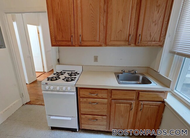 Primary Photo - 24 Westland Ave