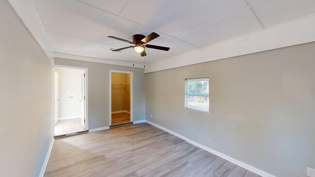 Building Photo - 4 Bed/2 Bath in Daniel Pratt School District