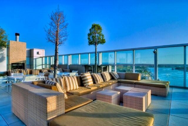 Building Photo - 13700 Marina Pointe Dr