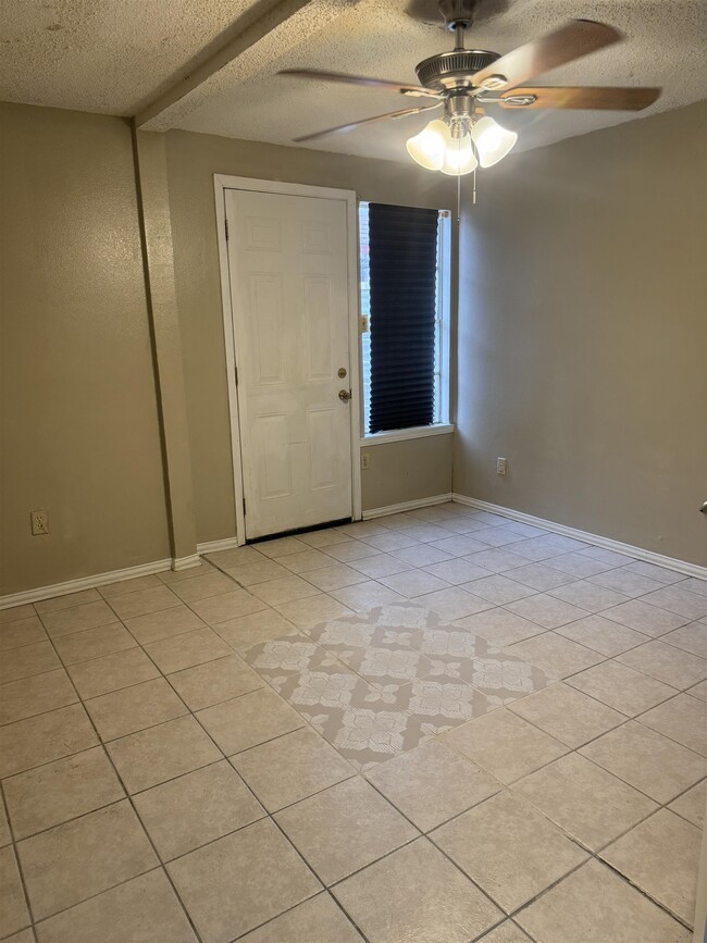 Building Photo - 1805 San Agustin Ave