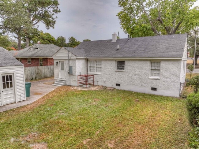 Building Photo - Charming 3-Bedroom Home with Modern Upgrades and Spacious Backyard in a Peaceful Neighborhood