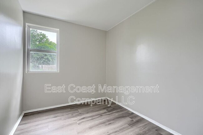 Building Photo - 902 Catawba Ct