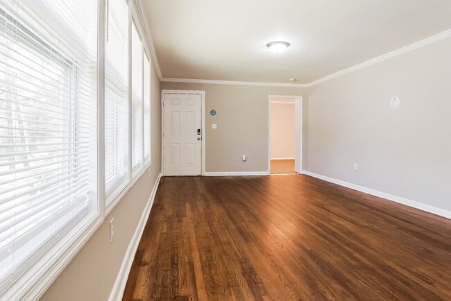 Building Photo - 328 Pleasant Valley Dr